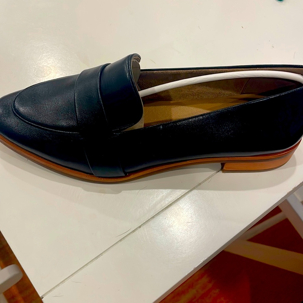 Black Leather Aersole Loafers size 8